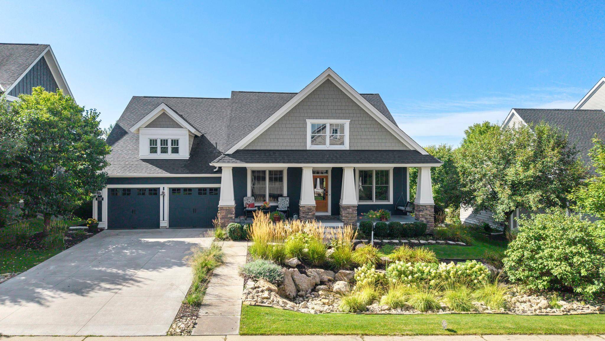 1137 Pioneer TRL, Bayport, MN 55003
