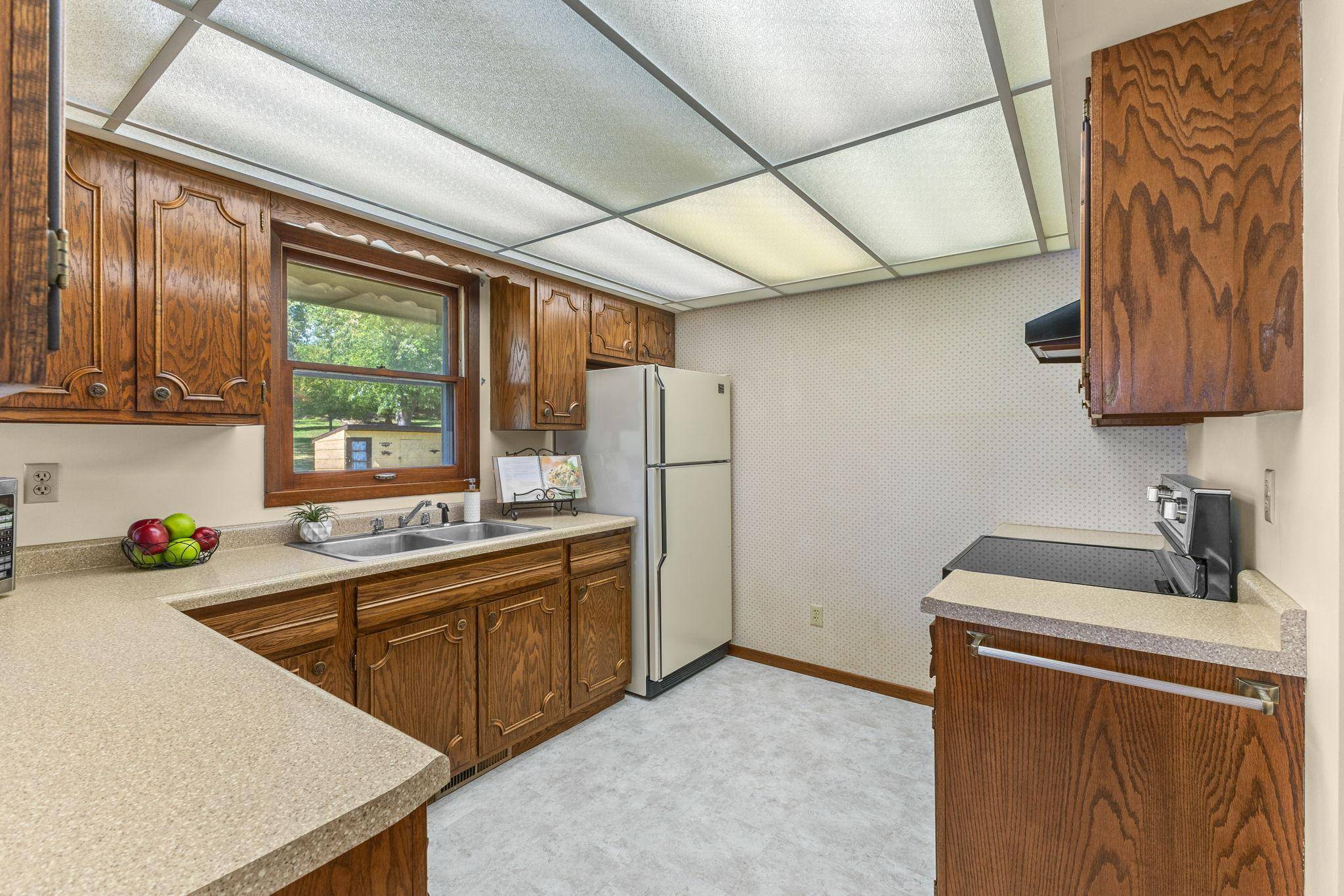 7917 Mount Curve BLVD, Brooklyn Park, MN 55445