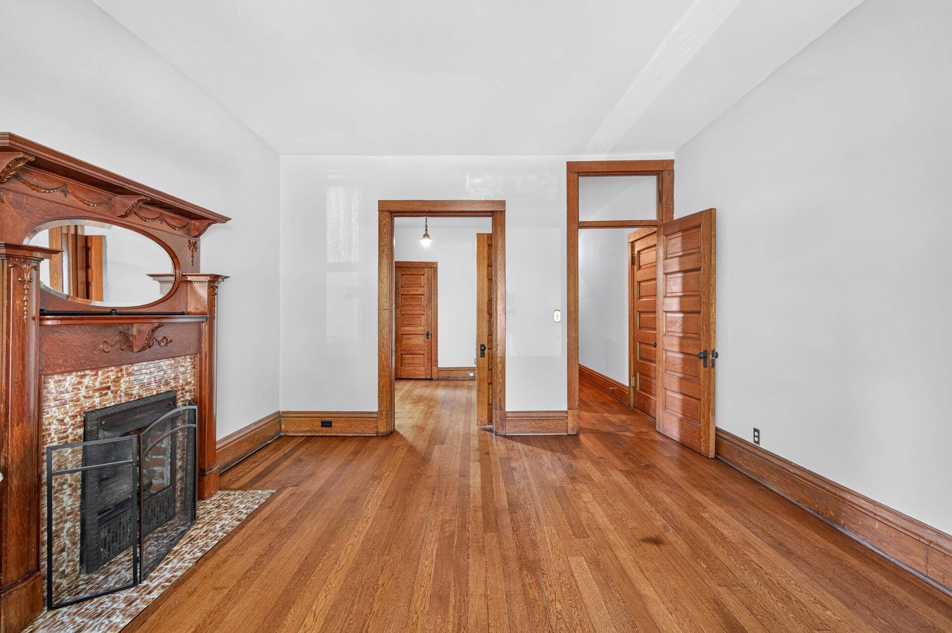 434 Laurel AVE #2E, Saint Paul, MN 55102