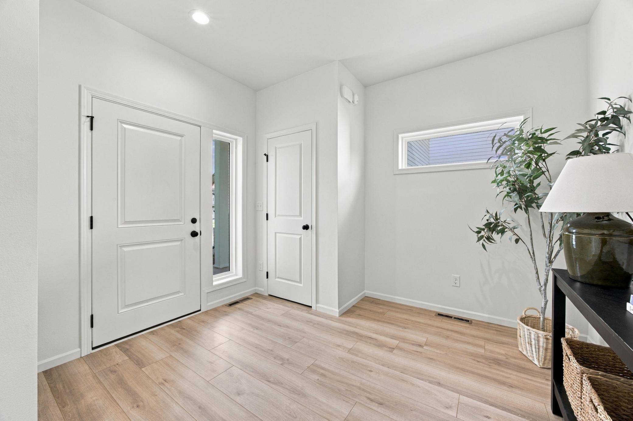 979 61st AVE W, West Fargo, ND 58078