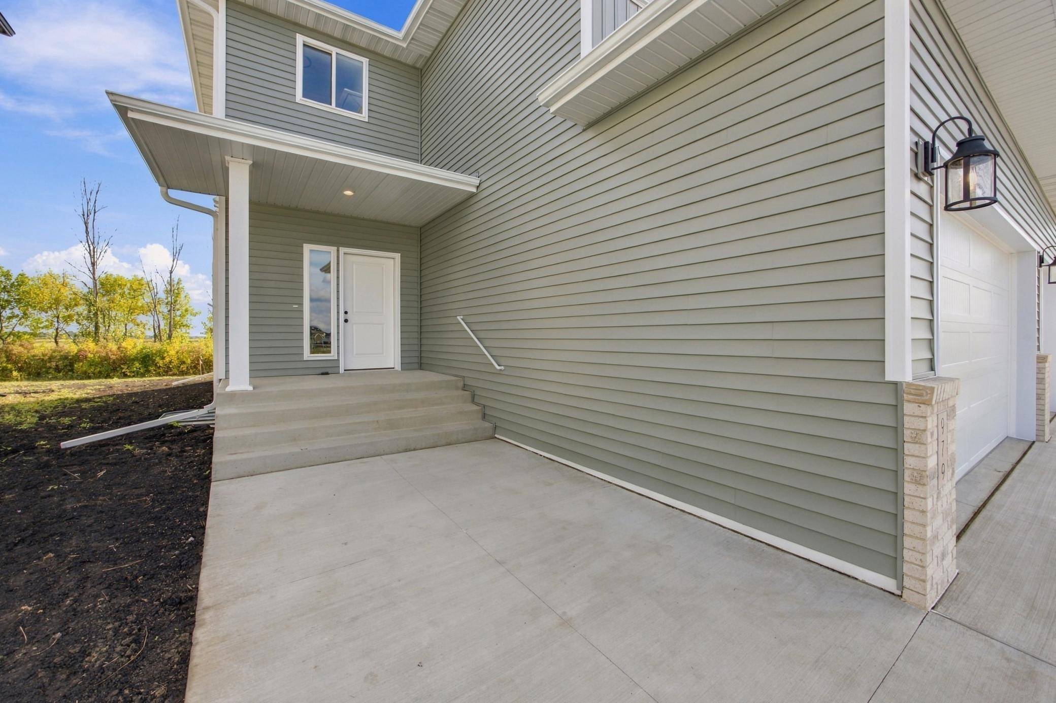 979 61st AVE W, West Fargo, ND 58078