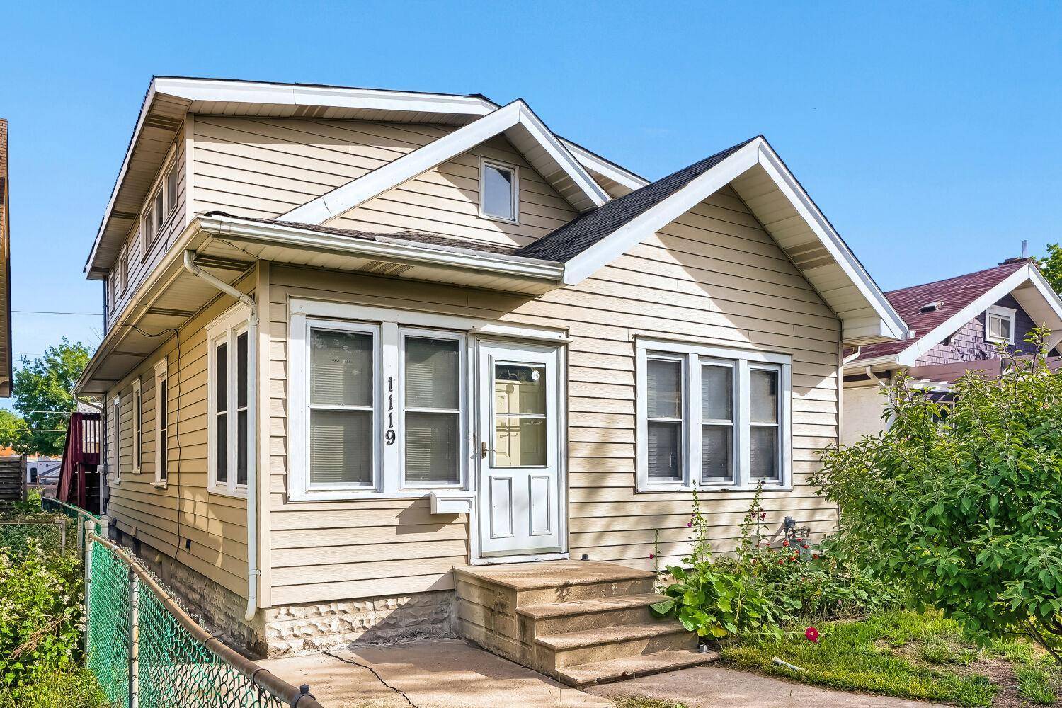 1119 Minnehaha AVE W, Saint Paul, MN 55104