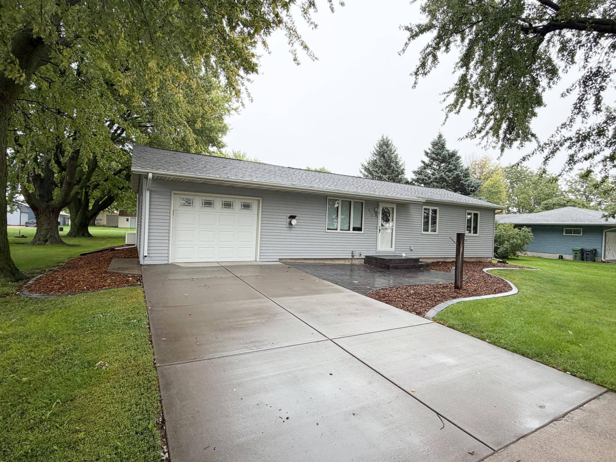 612 11th ST, Brewster, MN 56119