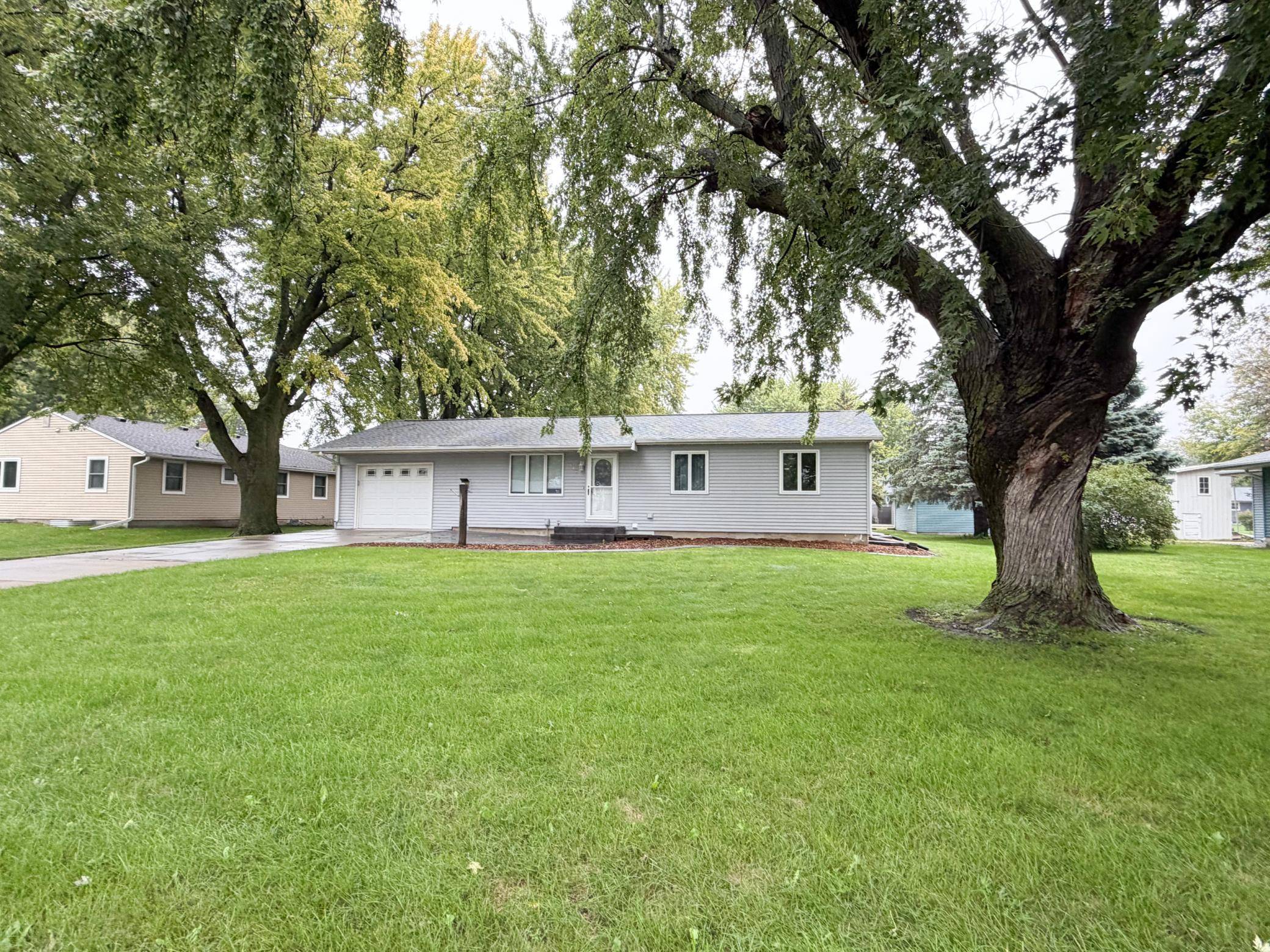 612 11th ST, Brewster, MN 56119