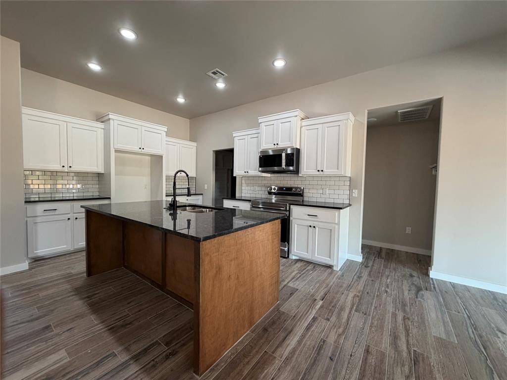 2205 Winter Ridge RD, Blanchard, OK 73010