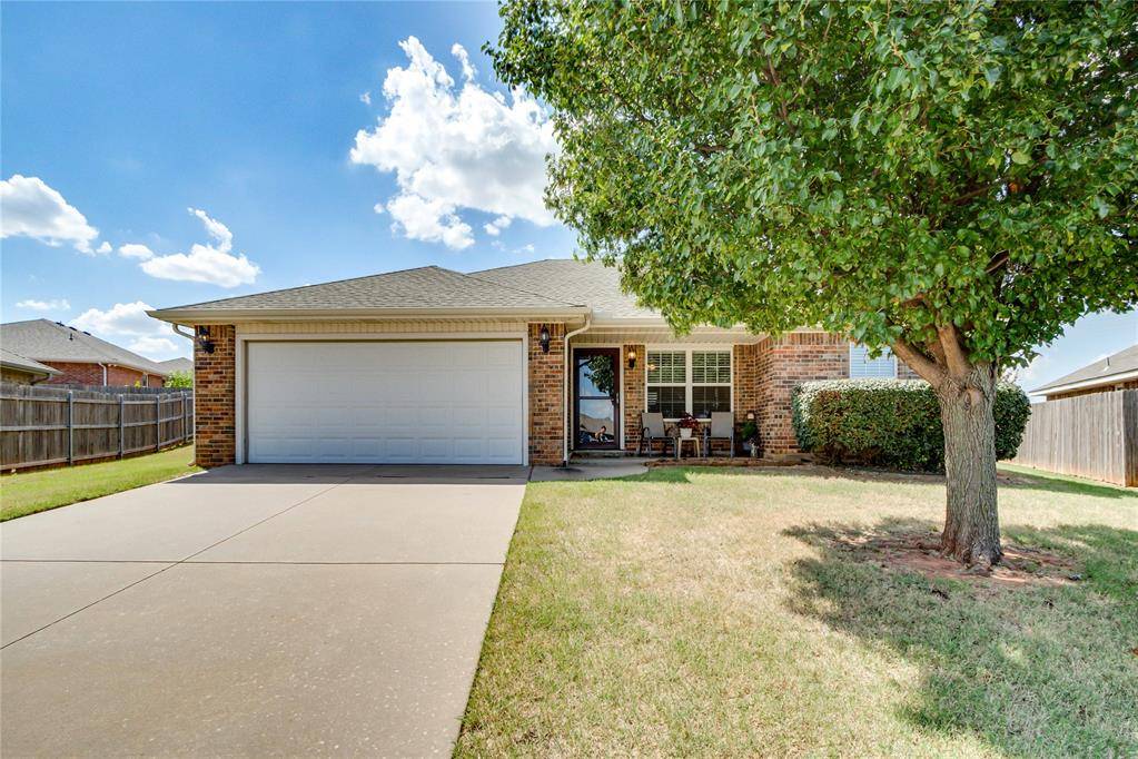 404 JB ST, Yukon, OK 73099