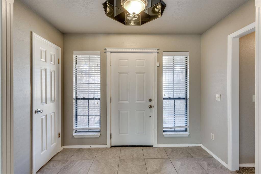 10120 Albert LN, Yukon, OK 73099