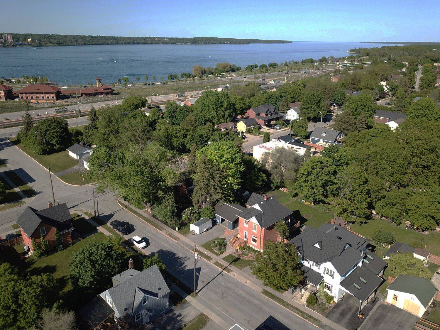 23 WILLIAM ST, Barrie, ON L4N 3J4