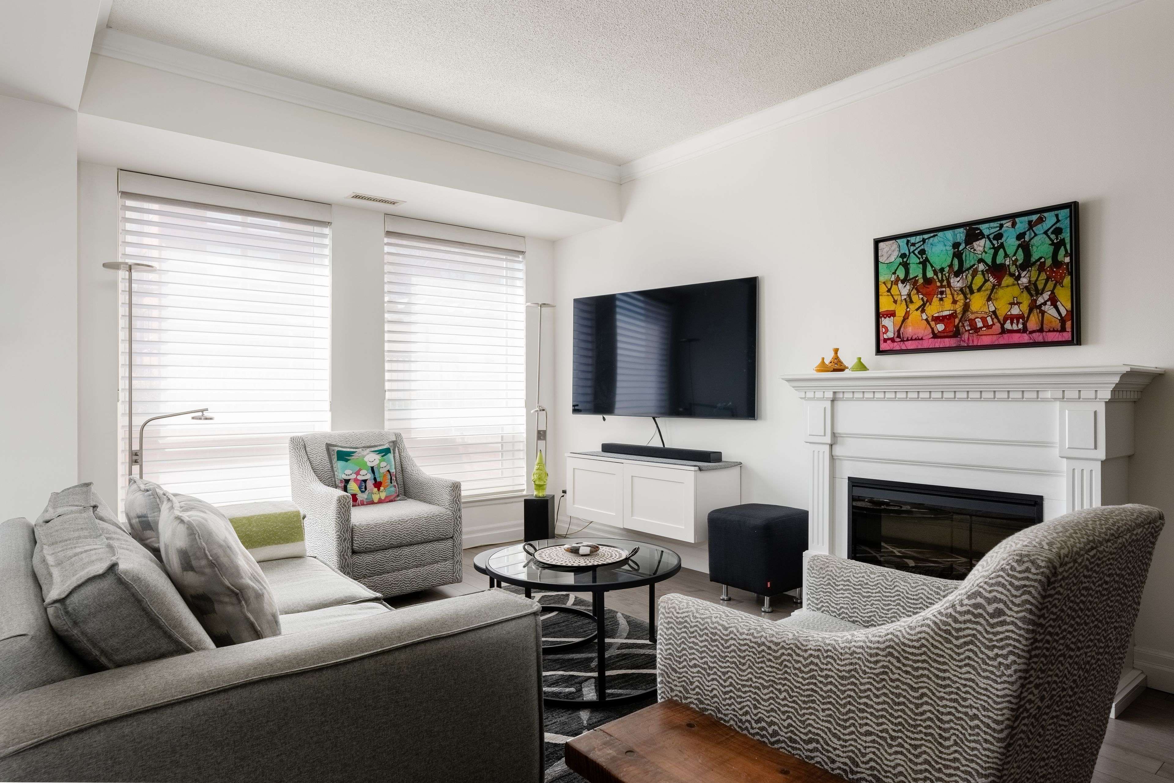 50 Old Mill RD #105, Oakville, ON L6J 7W1