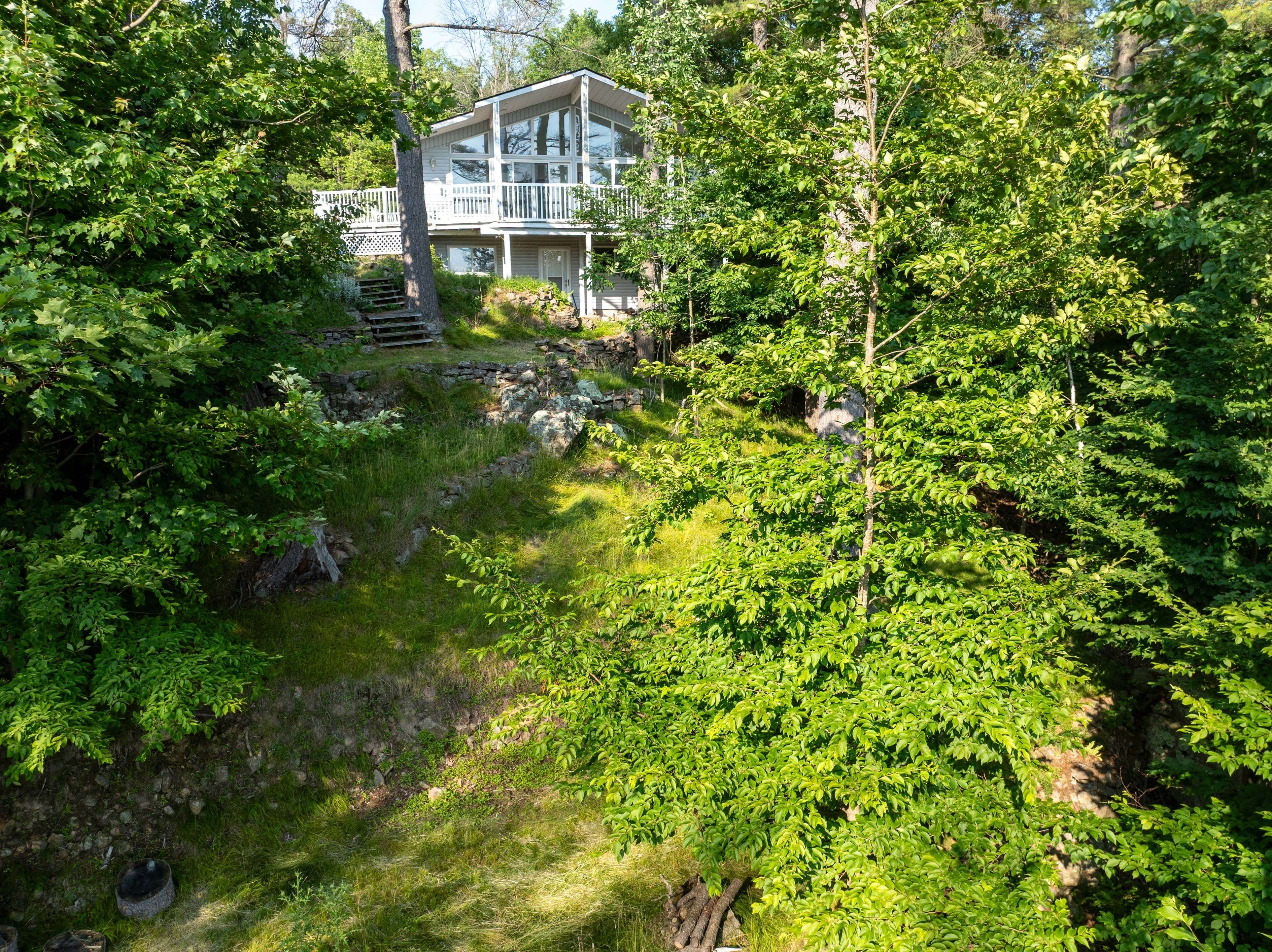 39 Rugged LN, Rideau Lakes, ON K0G 1E0