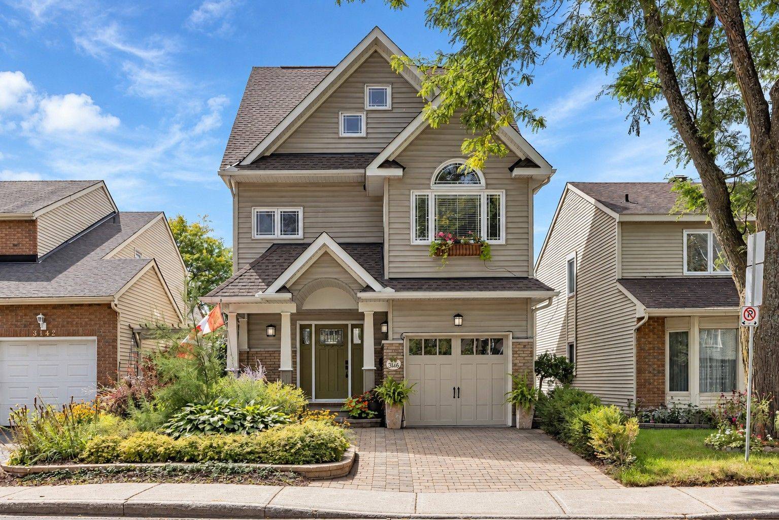 3146 Dumaurier AVE, Britannia Heights - Queensway Terrace N And Area, ON K2B 8R1
