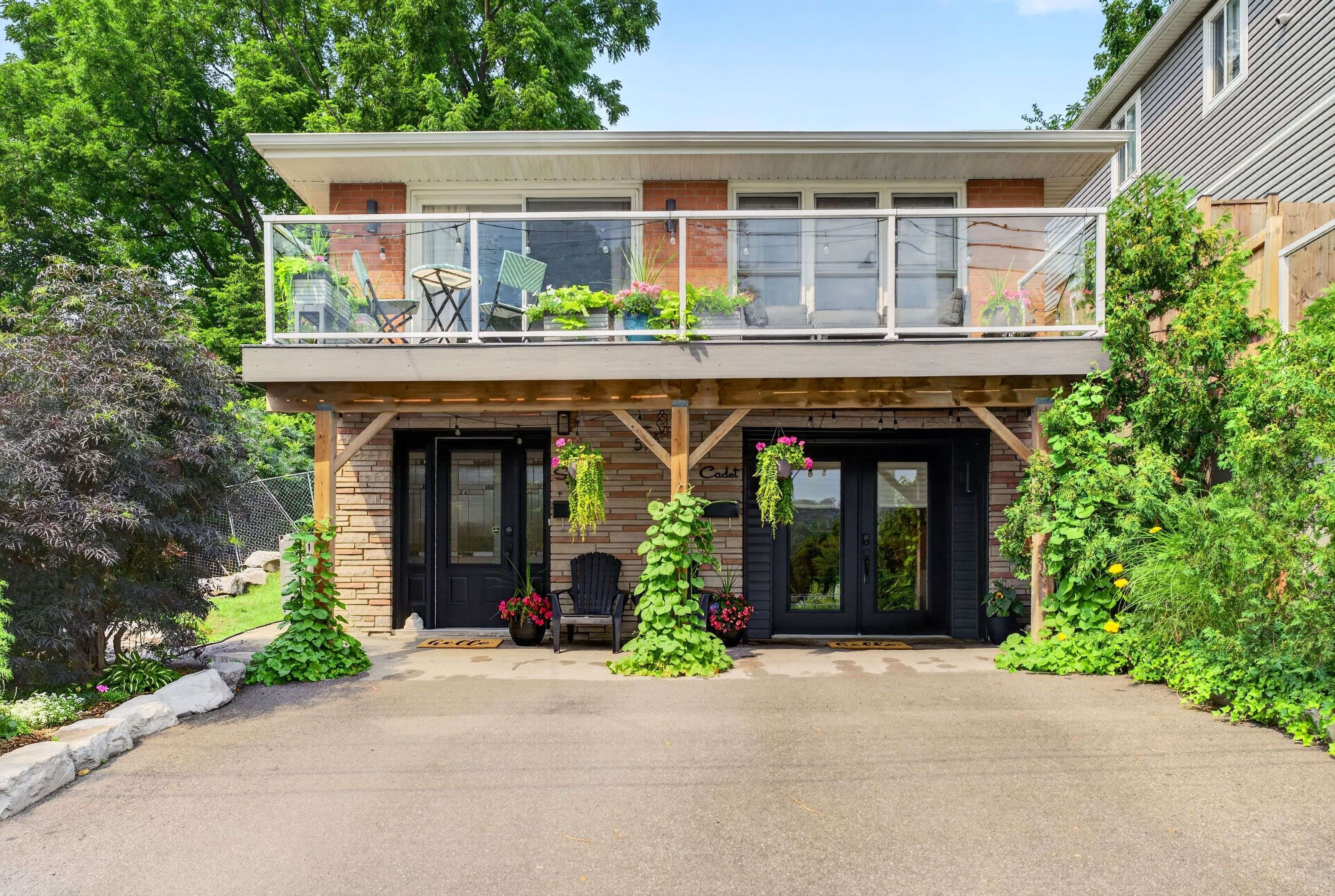 592 Aberdeen AVE, Hamilton, ON L8P 2T1