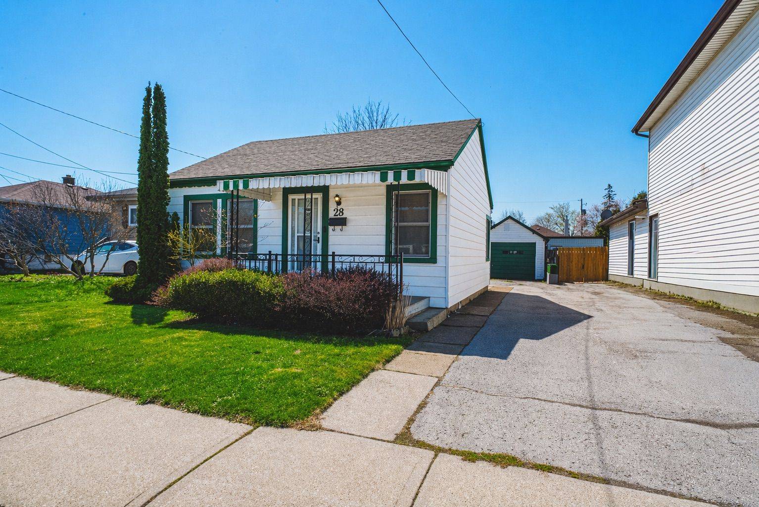 28 Munn ST, Hamilton, ON L8V 1J9