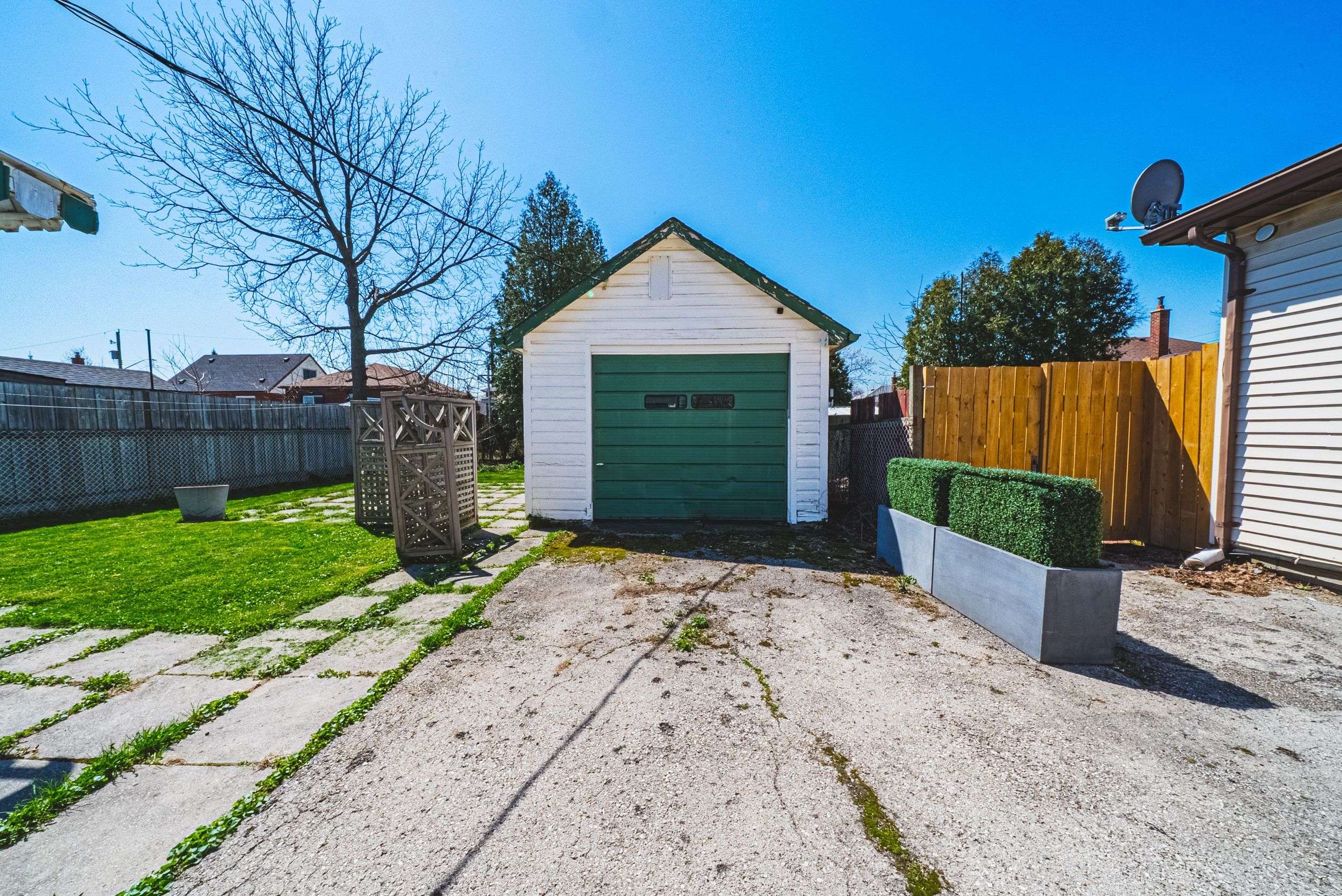 28 Munn ST, Hamilton, ON L8V 1J9