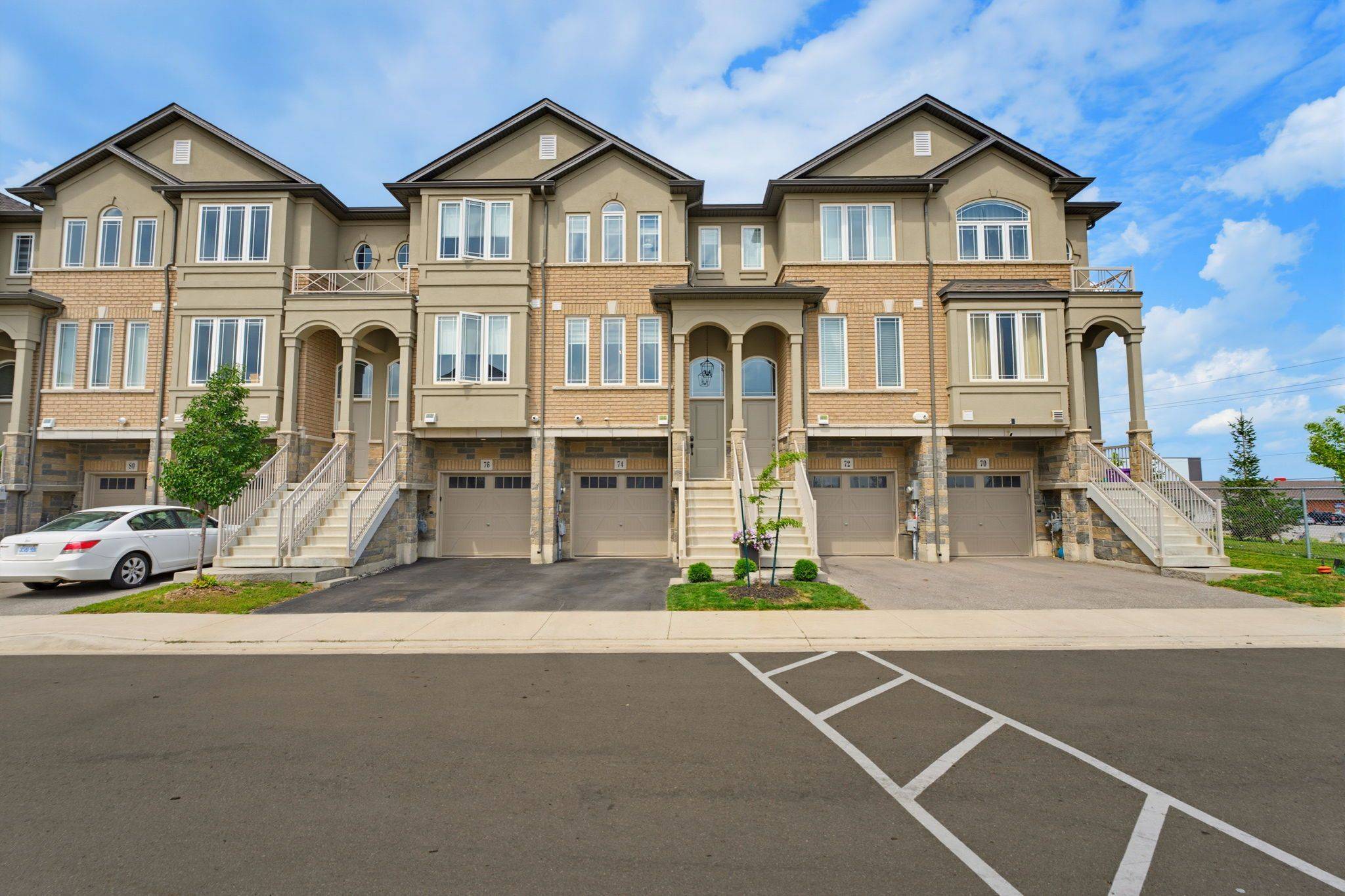 74 Laguna Village CRES, Hamilton, ON L0R 1P0
