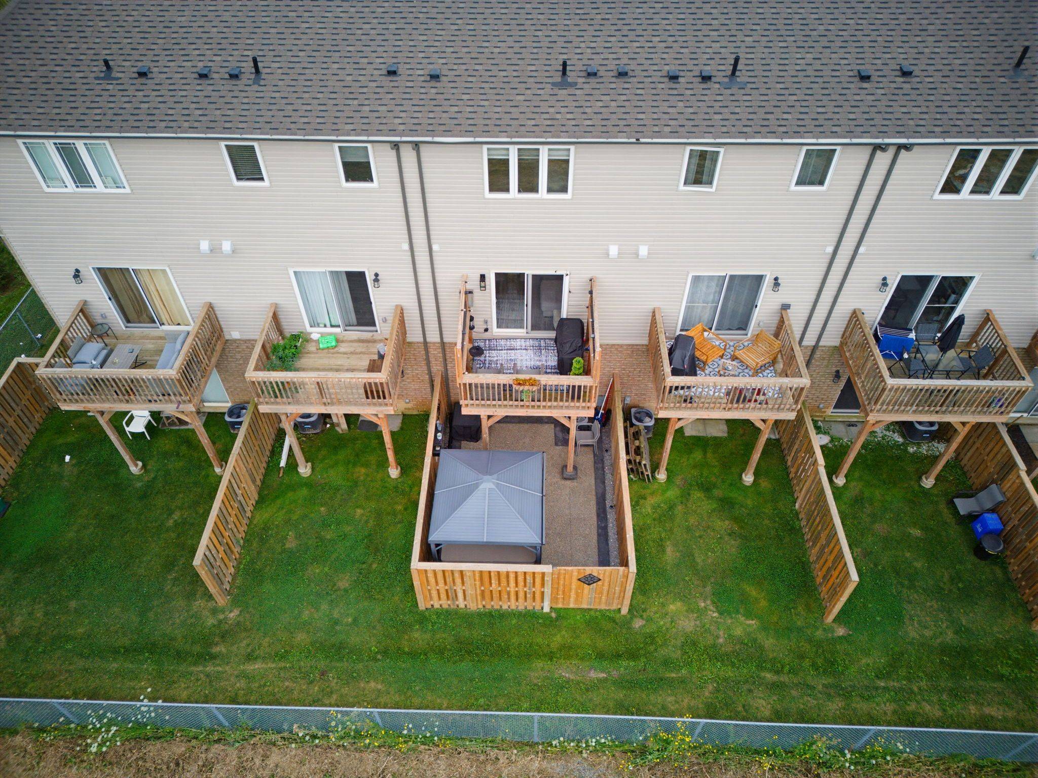 74 Laguna Village CRES, Hamilton, ON L0R 1P0