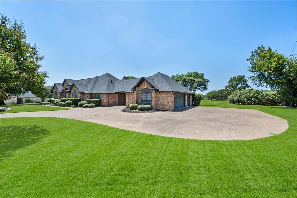 1388 Fairhaven Drive, Mansfield, TX 76063