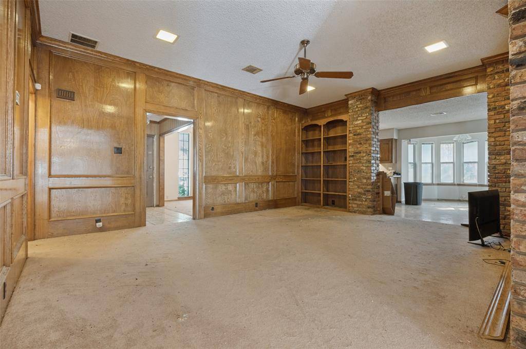1901 Wedgewood Drive, Grand Prairie, TX 75050