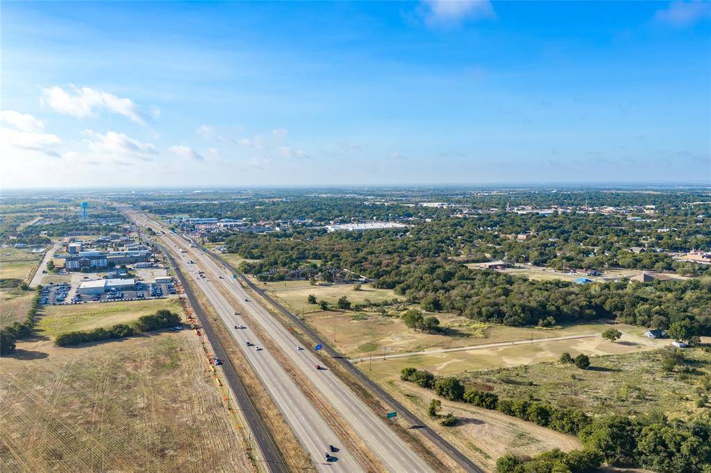 1207 N Interstate Highway 45, Ennis, TX 75119