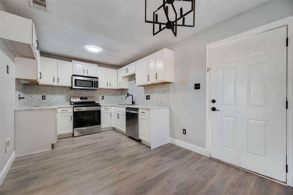 2503 Lyola Street, Dallas, TX 75241