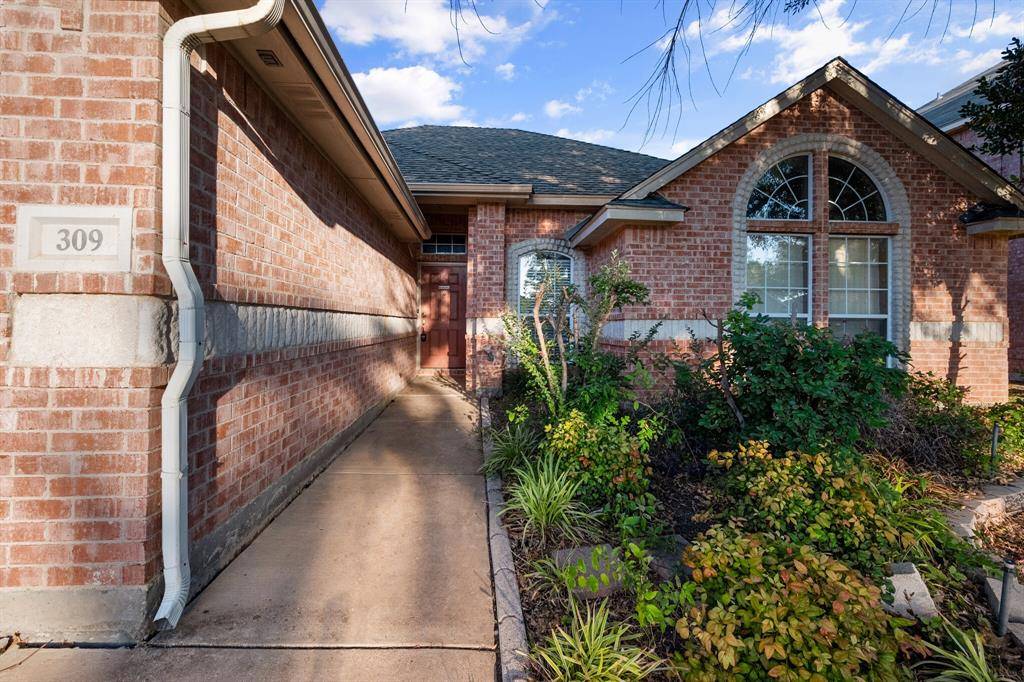 309 Shane Lane, Burleson, TX 76028