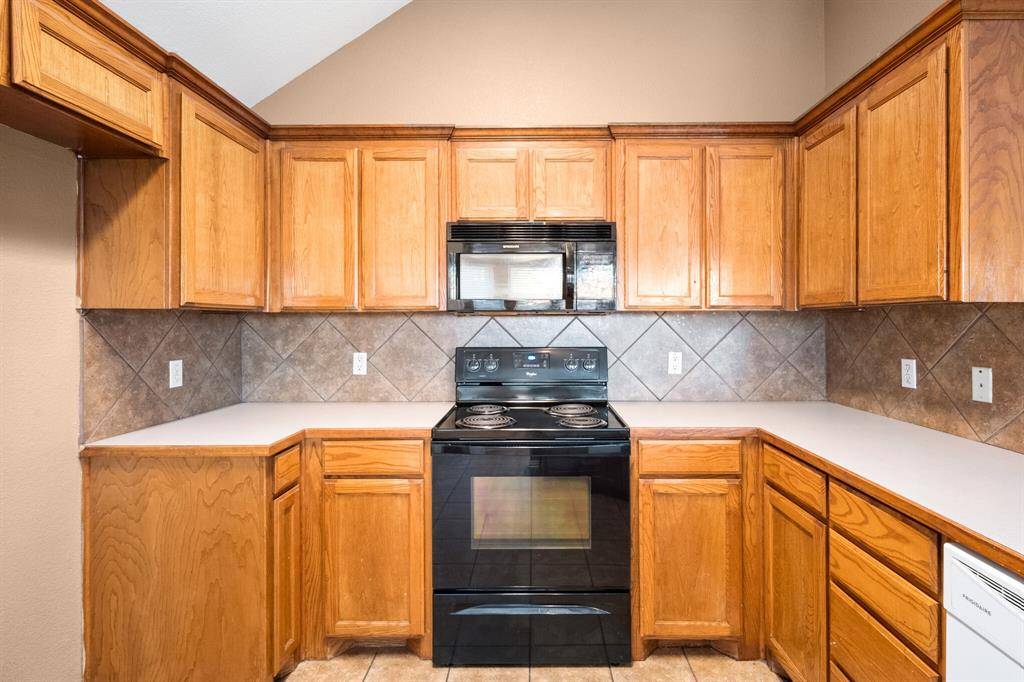 309 Shane Lane, Burleson, TX 76028