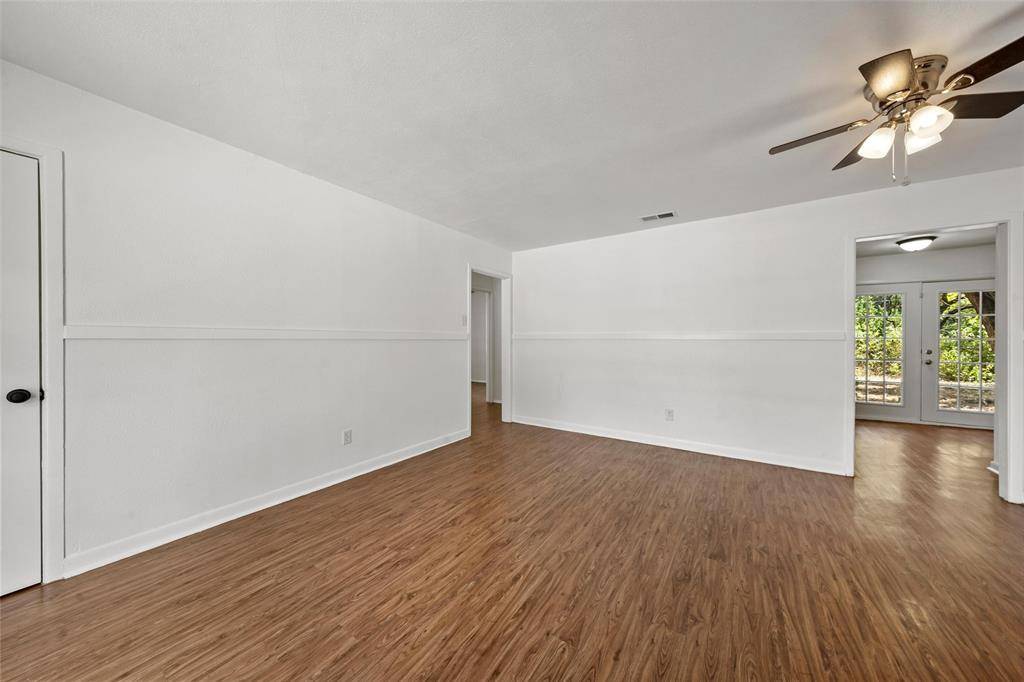 3812 Acree Street, Beverly Hills, TX 76711