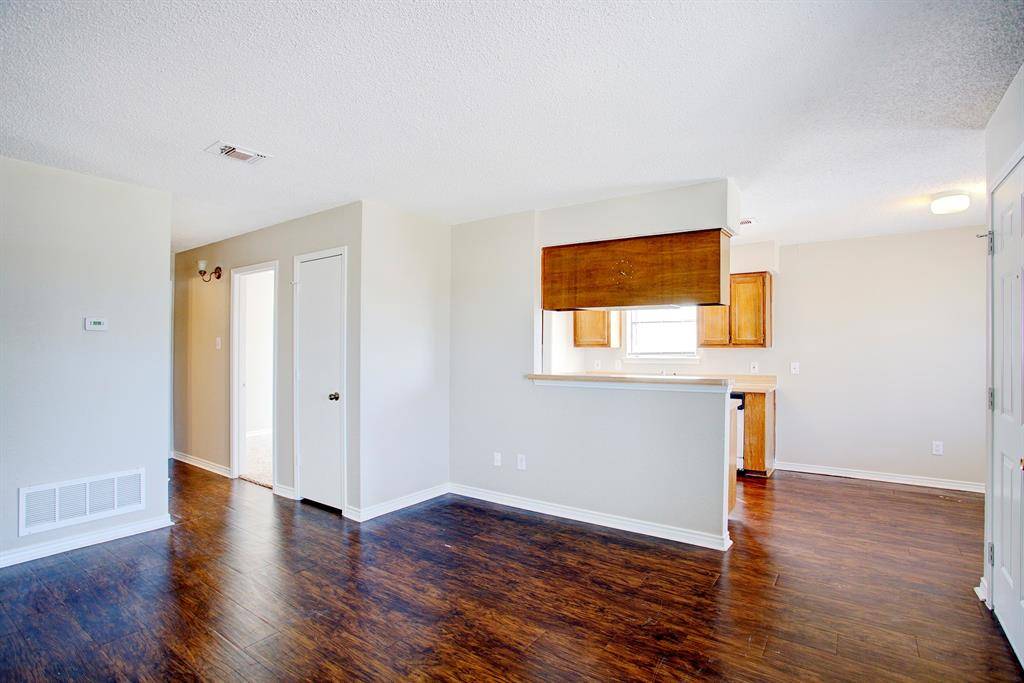 313 Queens Court S #D, Mansfield, TX 76063