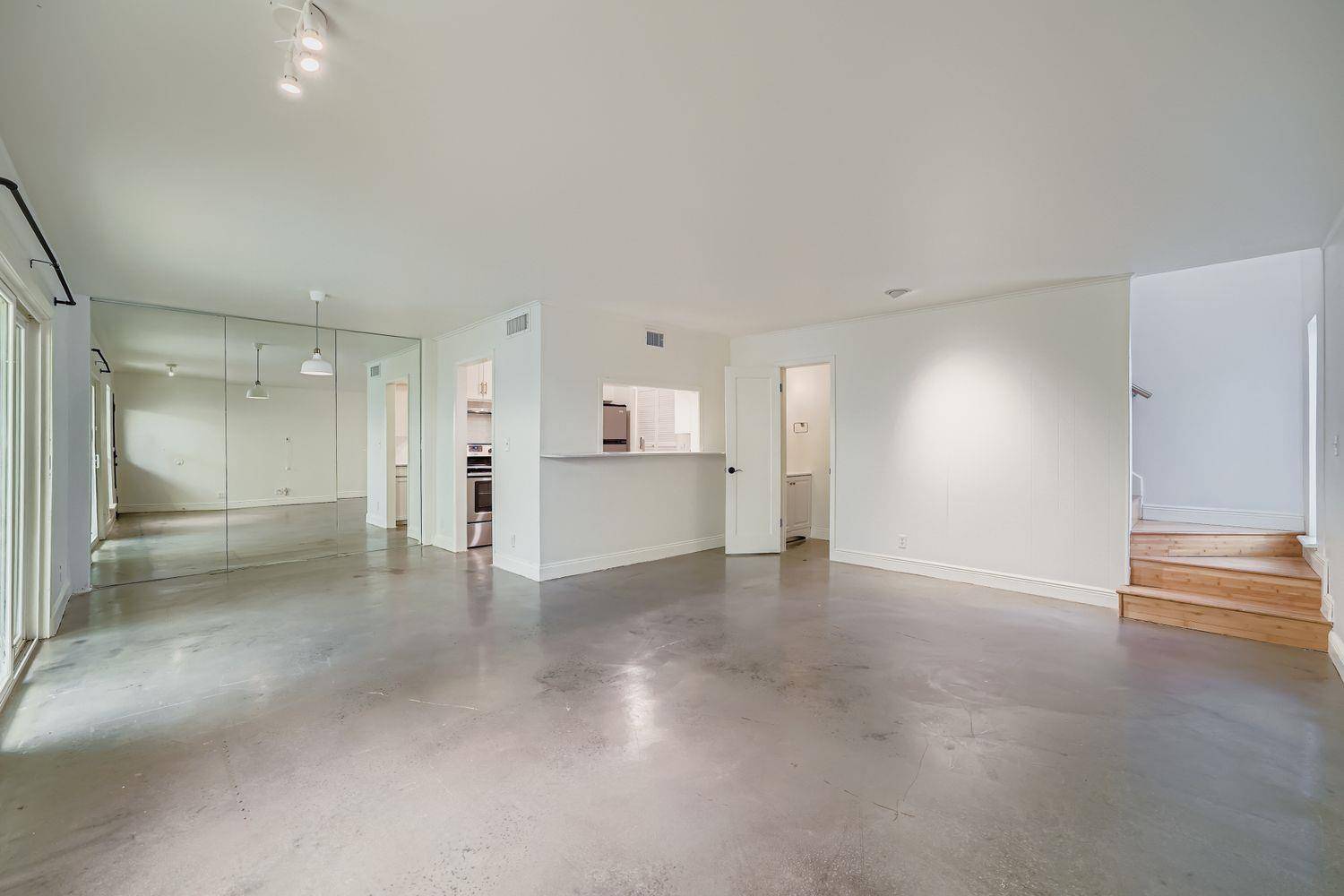 6718 Silvermine DR #1704, Austin, TX 78736