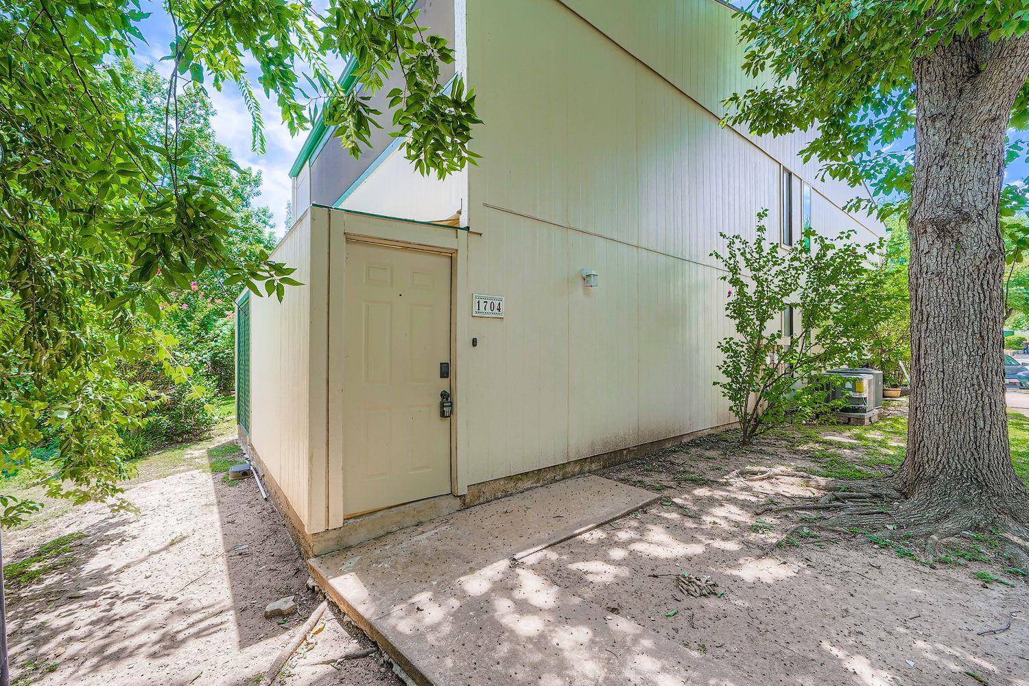 6718 Silvermine DR #1704, Austin, TX 78736