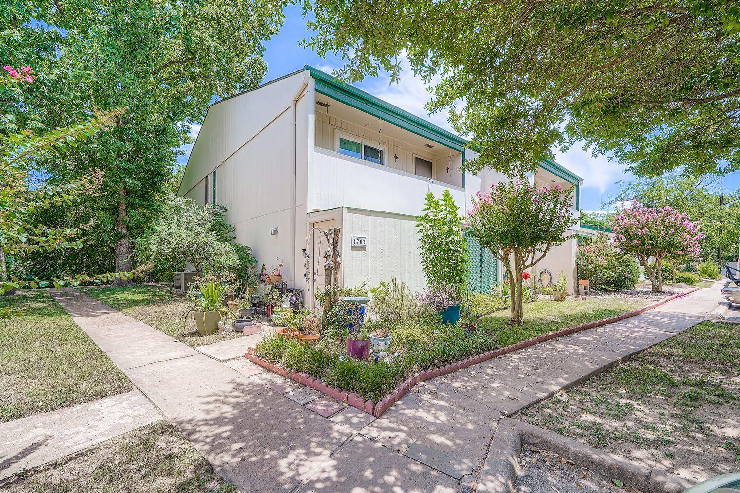 6718 Silvermine DR #1704, Austin, TX 78736