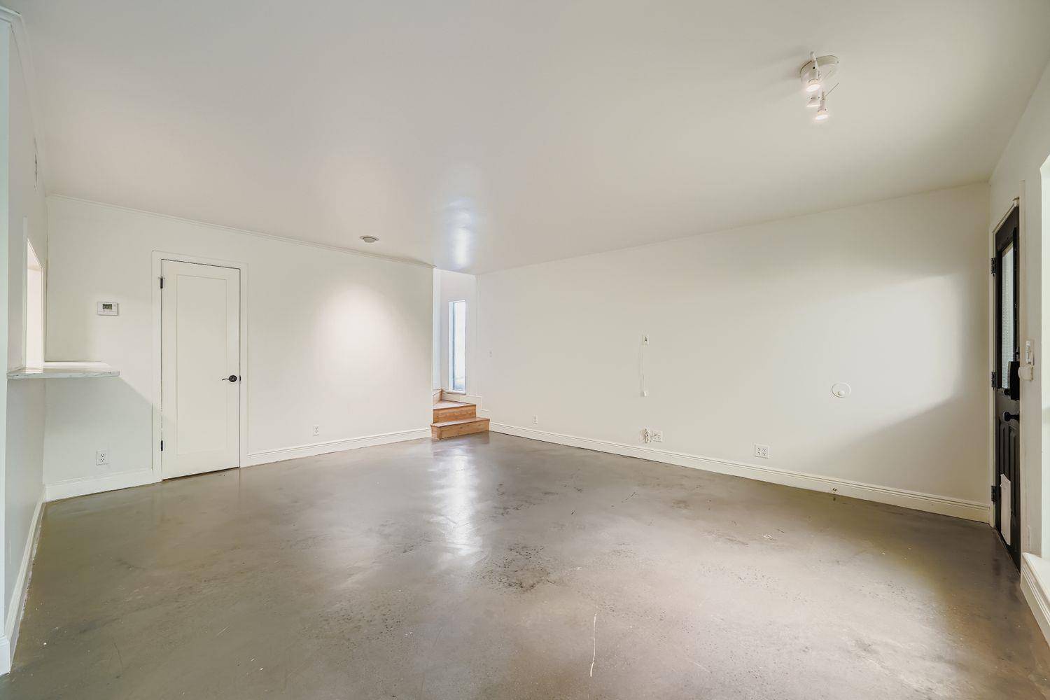 6718 Silvermine DR #1704, Austin, TX 78736