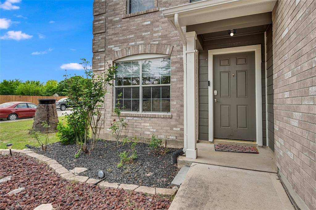 676 Goldenrod ST, Kyle, TX 78640