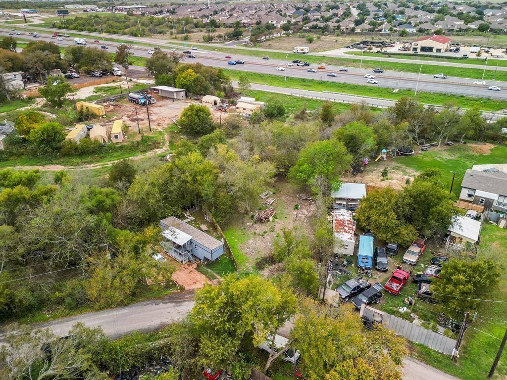 324 NW Knox DR, Buda, TX 78610