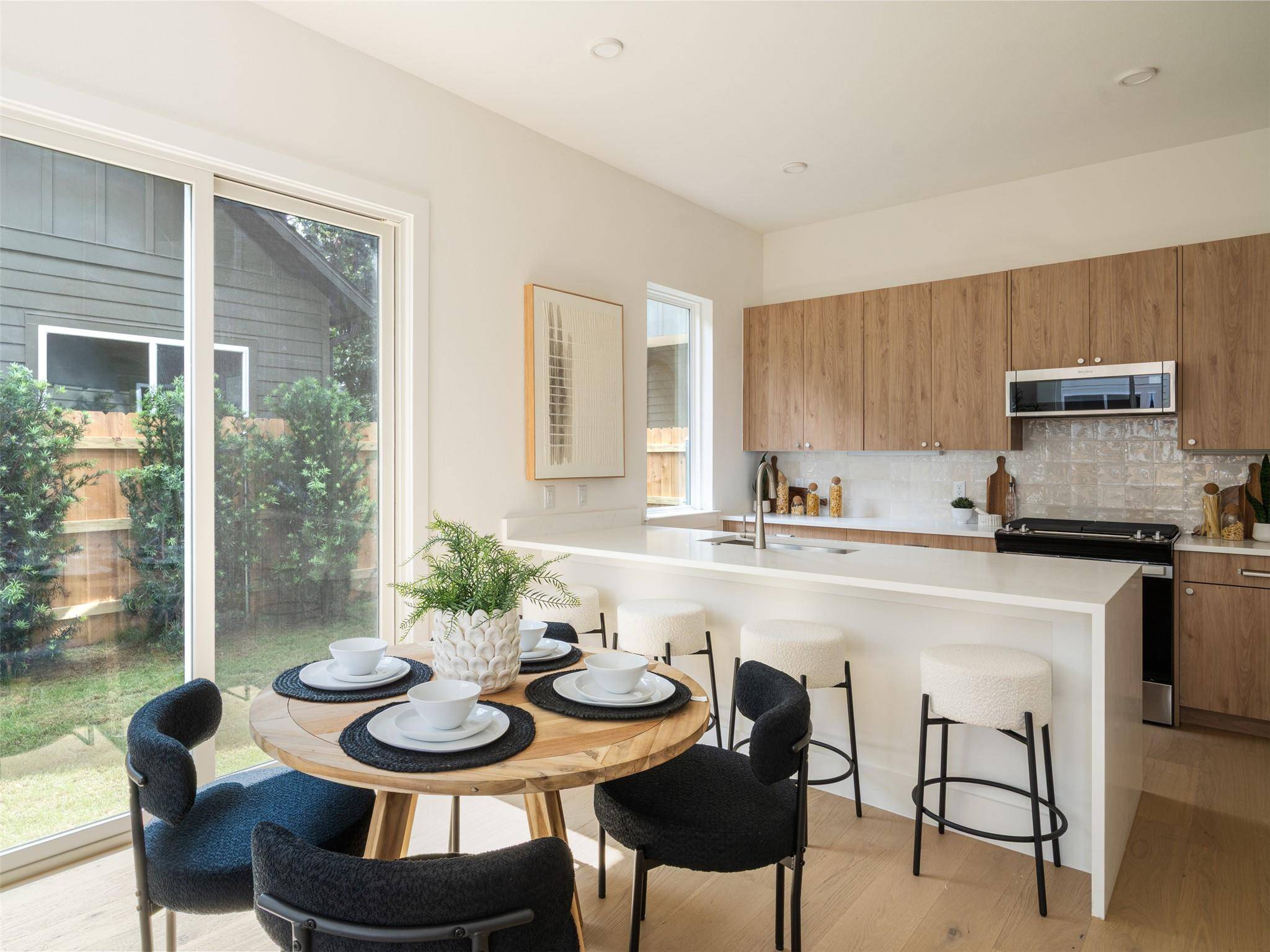 6409 Bradsher #B, Austin, TX 78745
