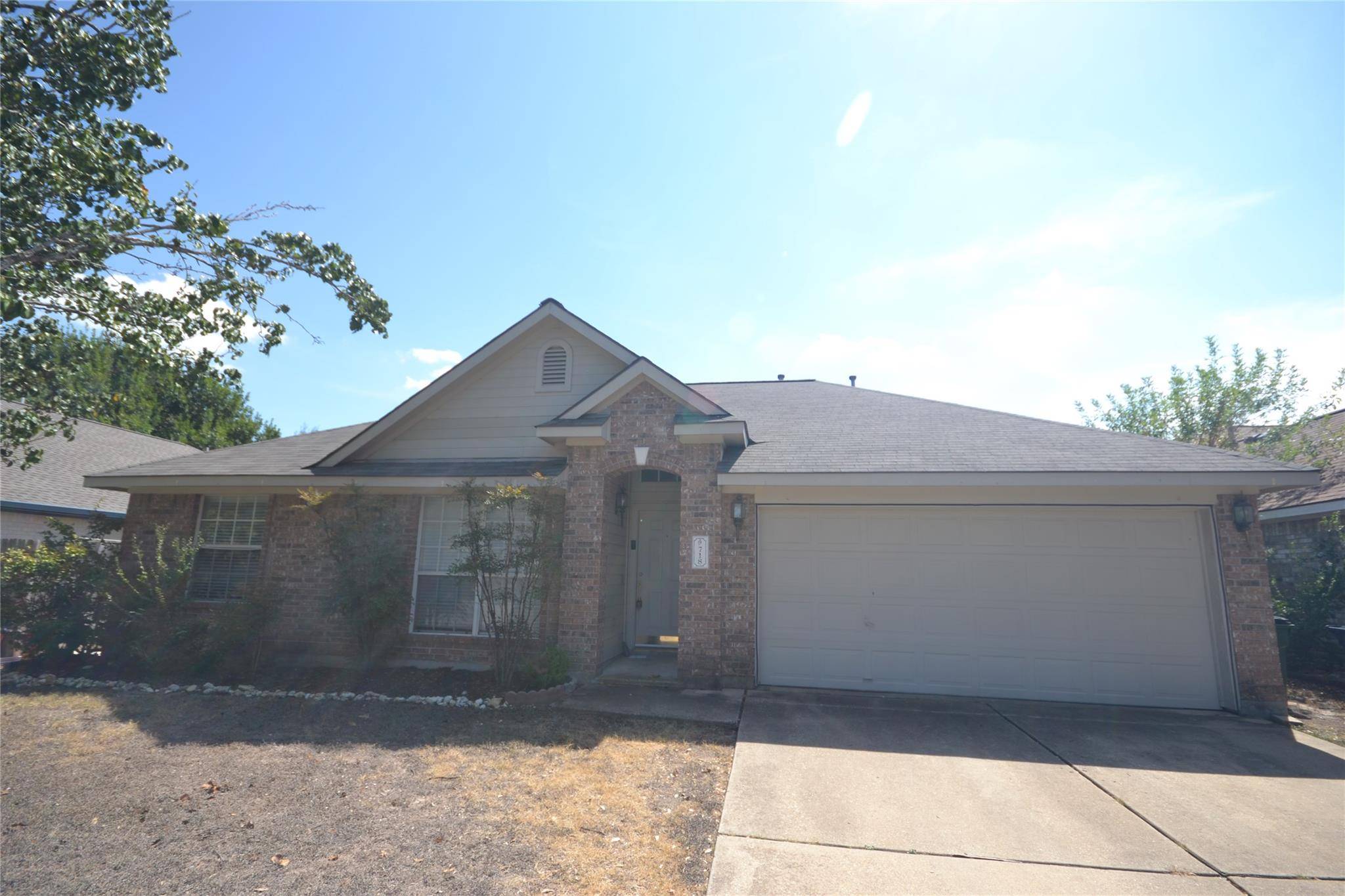 718 Meadow View DR, Leander, TX 78641