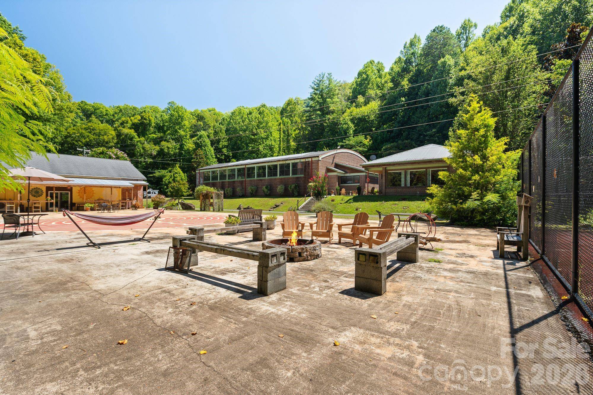 504 Mountain View School RD, Robbinsville, NC 28771