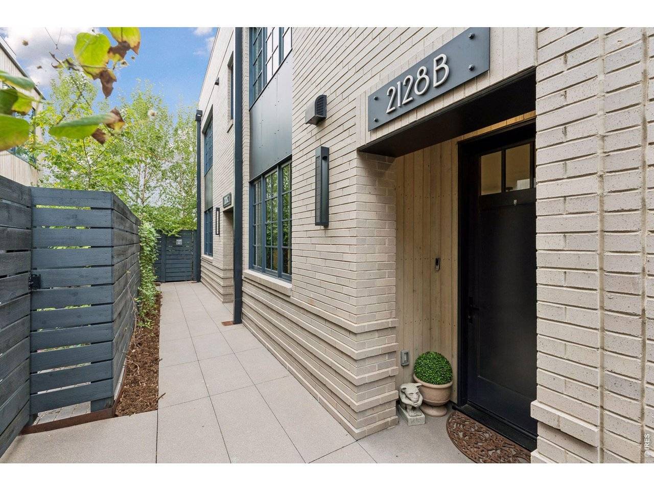 2128 Pearl #B, Boulder, CO 80302