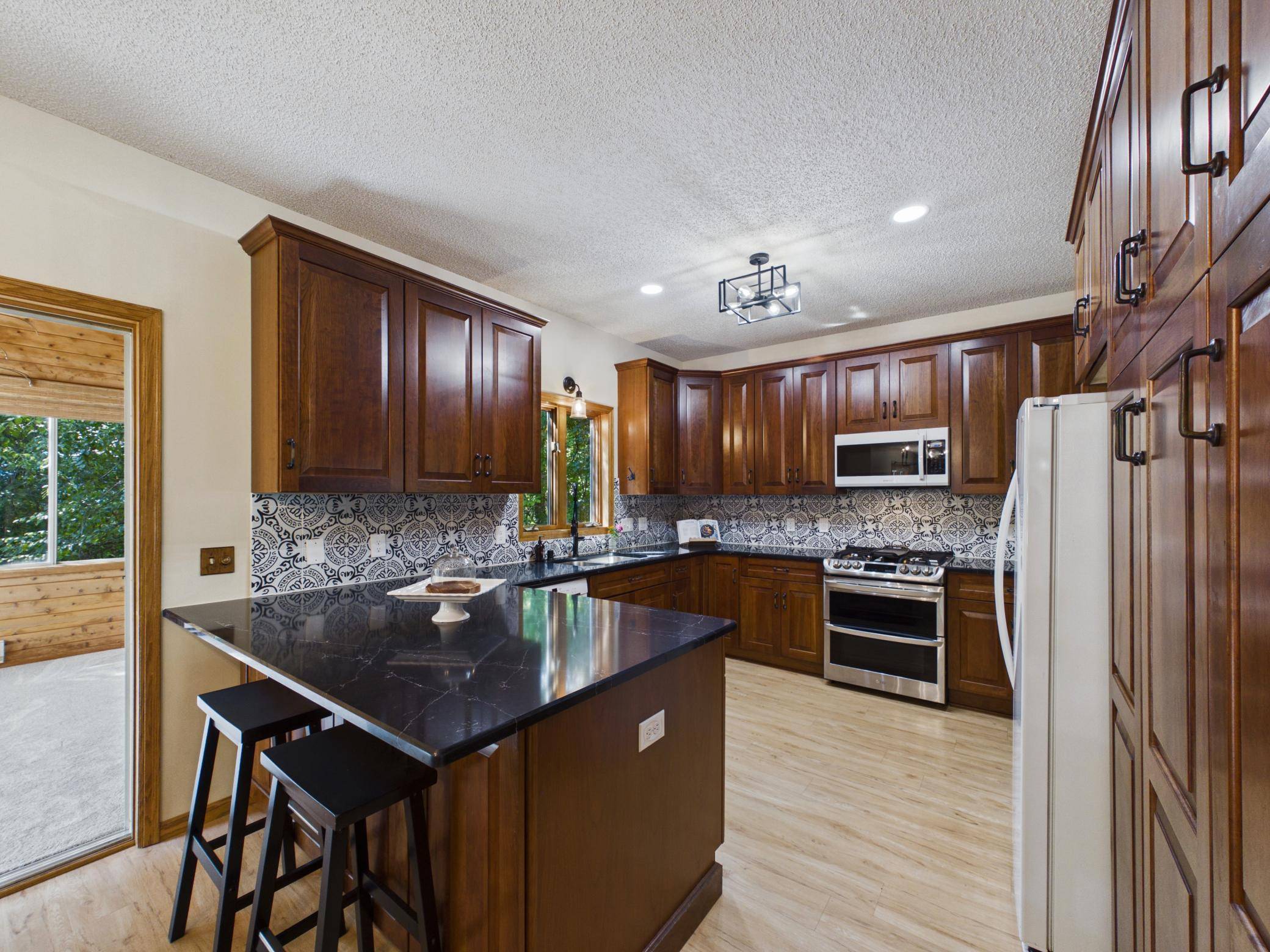 6345 W Shadow Lake DR, Lino Lakes, MN 55014