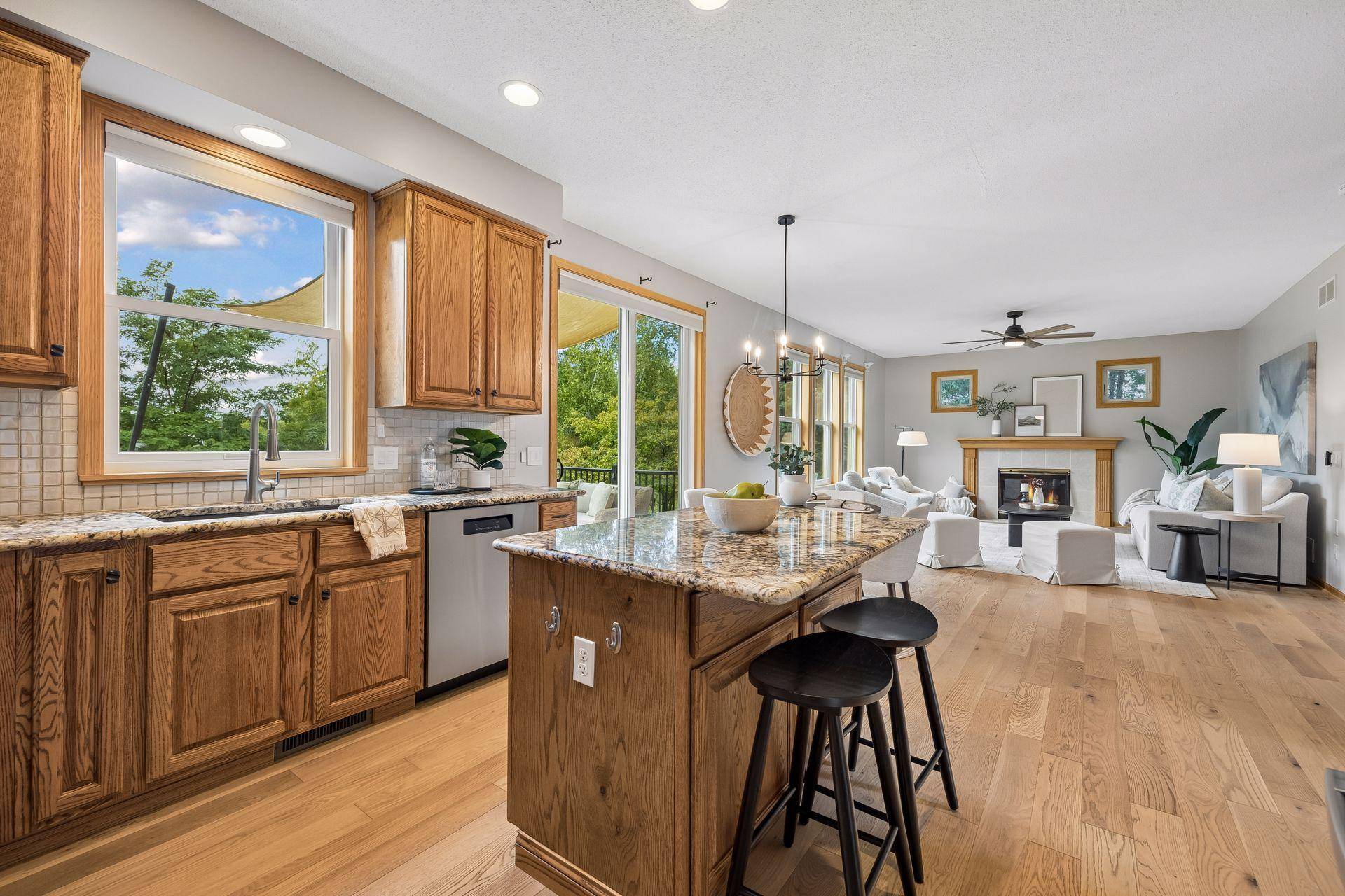 4635 Queensland LN N, Plymouth, MN 55446