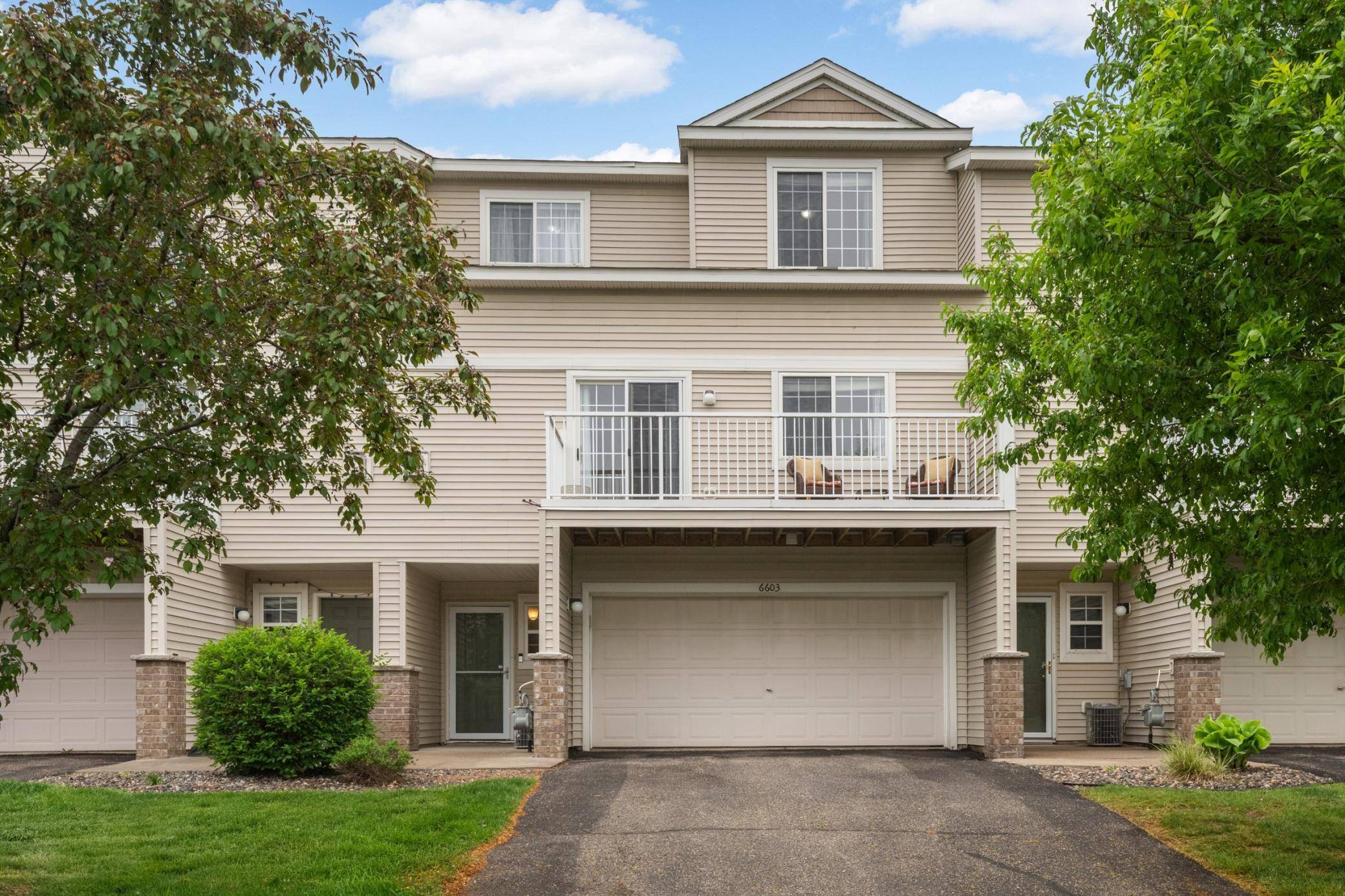 6603 Olive LN N, Maple Grove, MN 55311