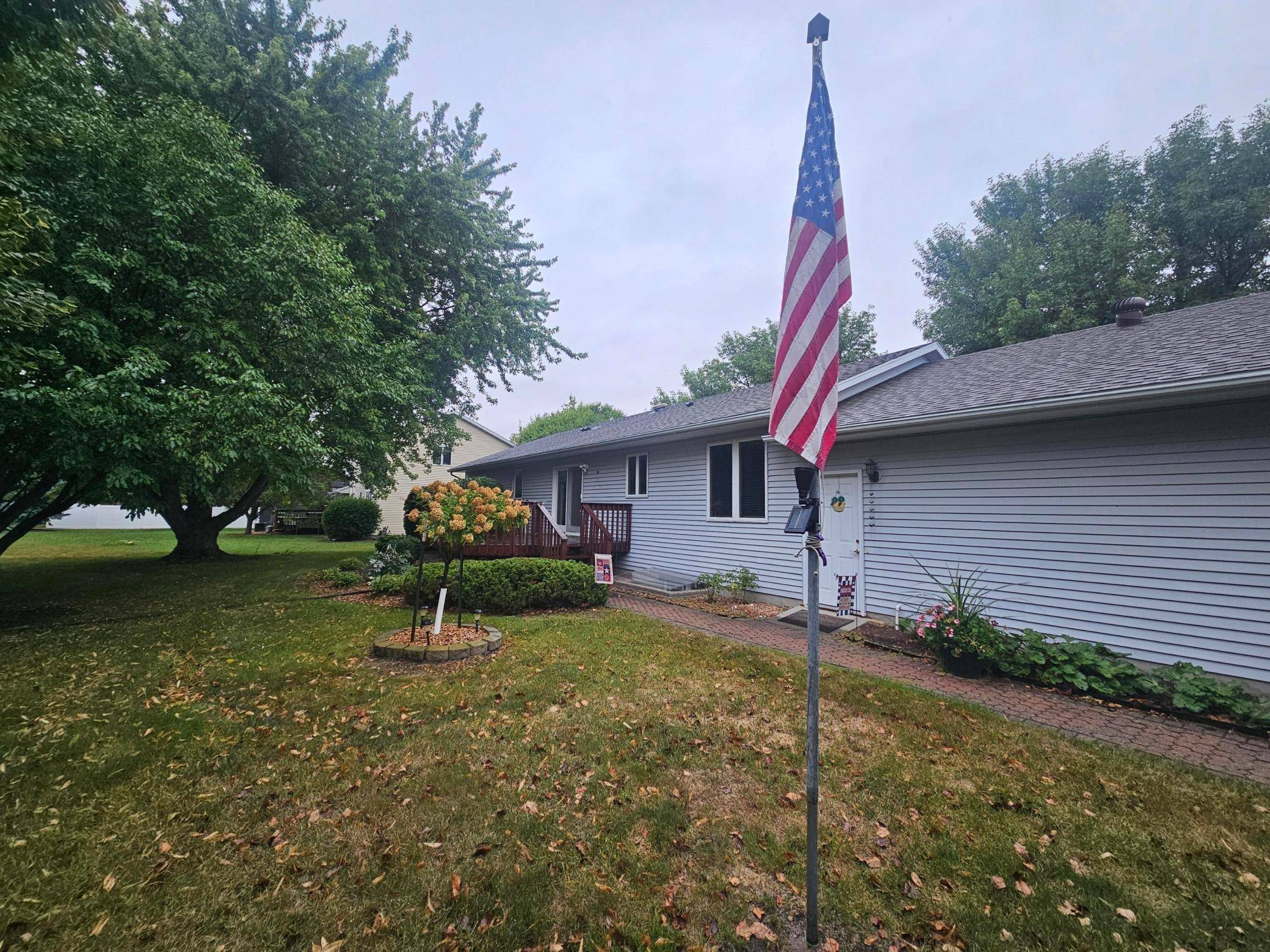 1409 6th AVE N, Wahpeton, ND 58075