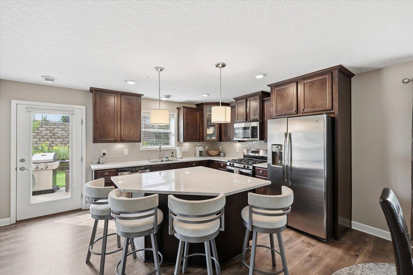 9757 5th Street LN N, Lake Elmo, MN 55042
