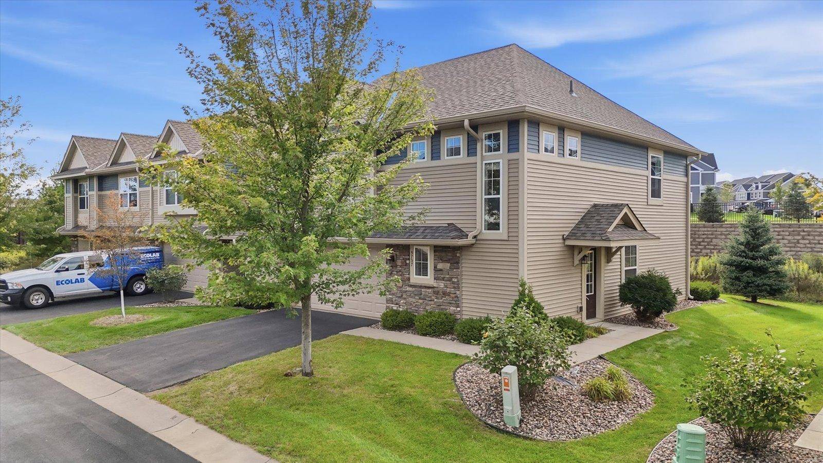 9757 5th Street LN N, Lake Elmo, MN 55042