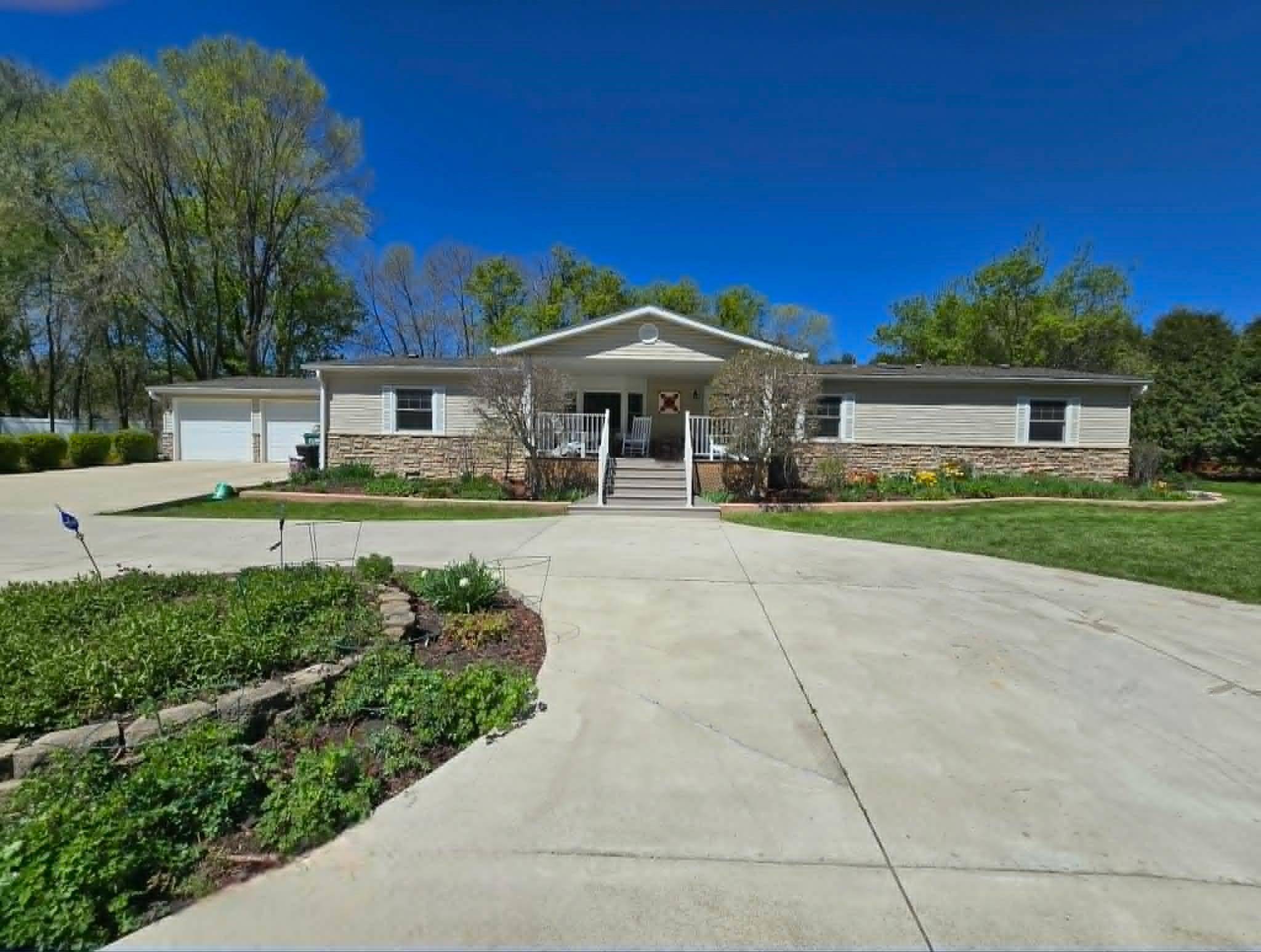 324 W 7th ST, Litchfield, MN 55355