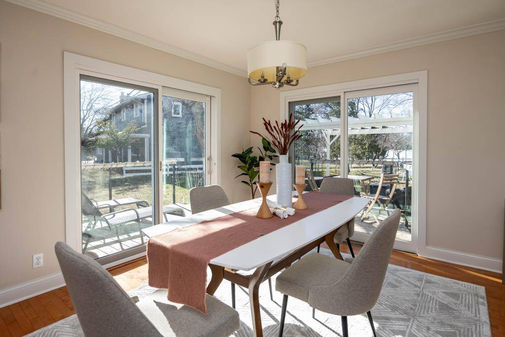 5600 W 70th ST, Edina, MN 55439