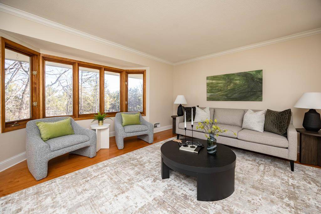 5600 W 70th ST, Edina, MN 55439