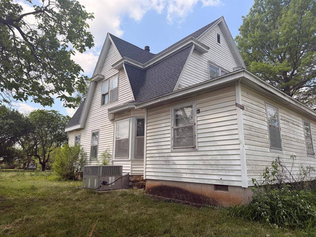 420 E Ferguson AVE, Blackwell, OK 74631