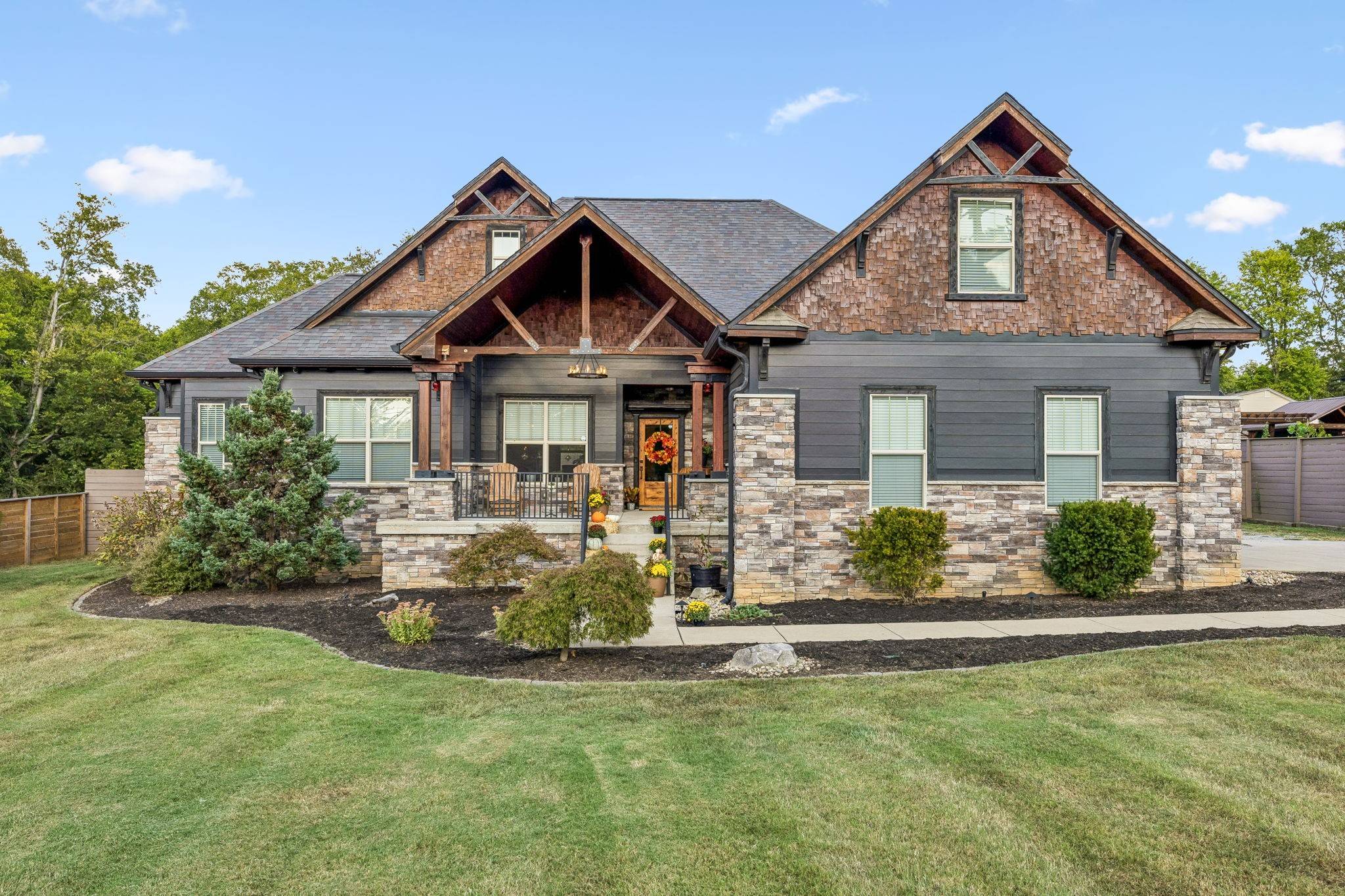 1461 Neelys Bend Rd, Madison, TN 37115