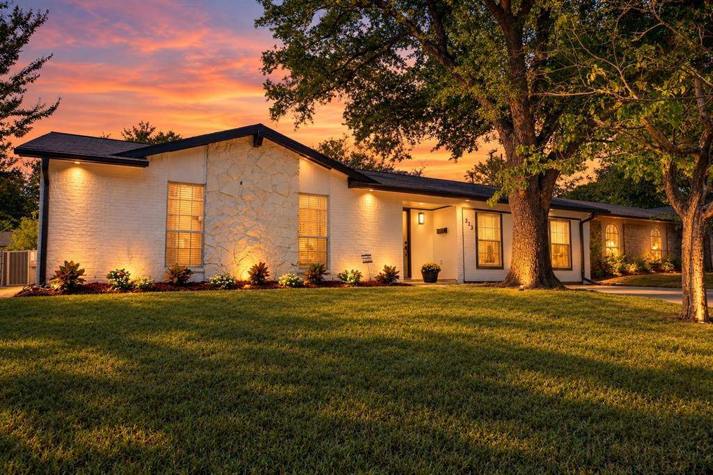 313 Boulder Court, Burleson, TX 76028